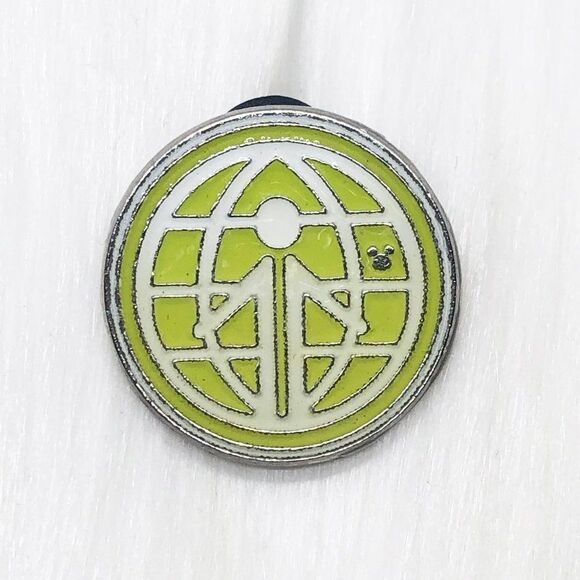 🔮 5/$25 Disney Retro‎ EPCOT World Showcase Pin - Picture 1 of 3